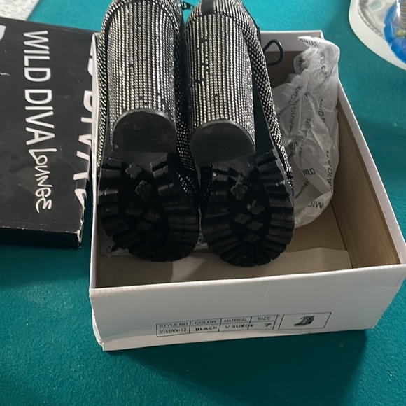 Booties - Picture 4 of 5